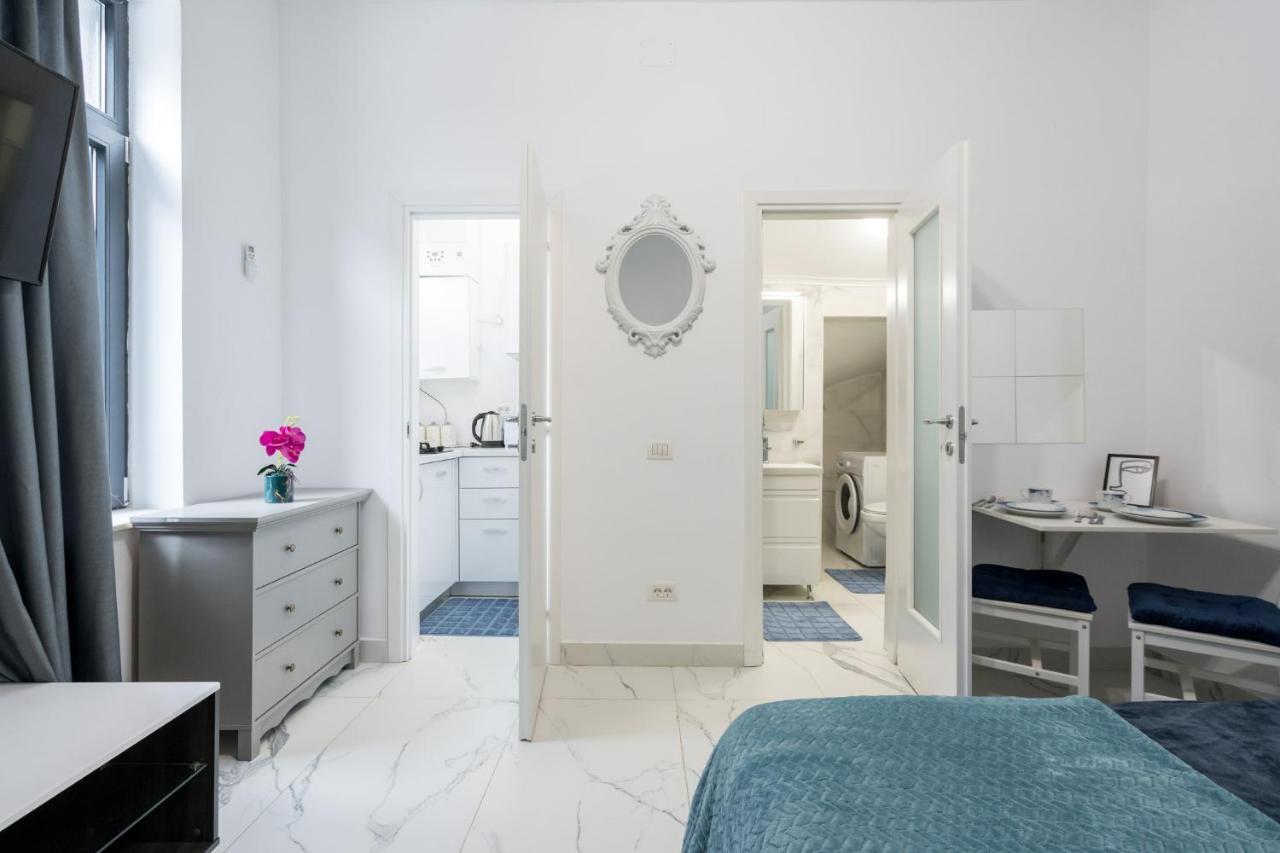 Blue-Line-Apartment-Unirii Bukurešť Exteriér fotografie